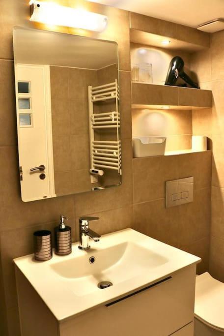 Glyfada Path Of Poets Appartement Athene Buitenkant foto